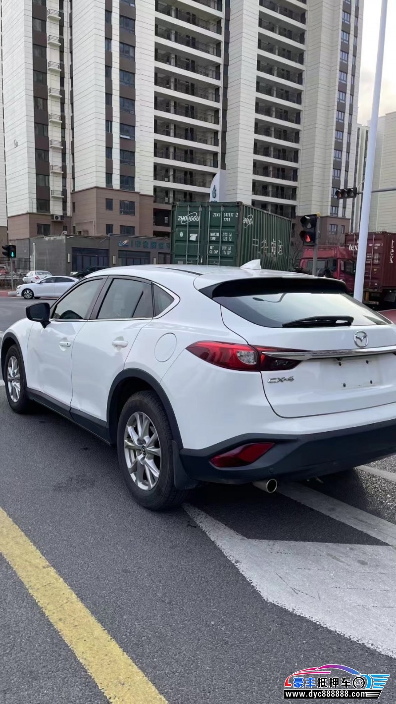 17年马自达CX-4轿车抵押车出售