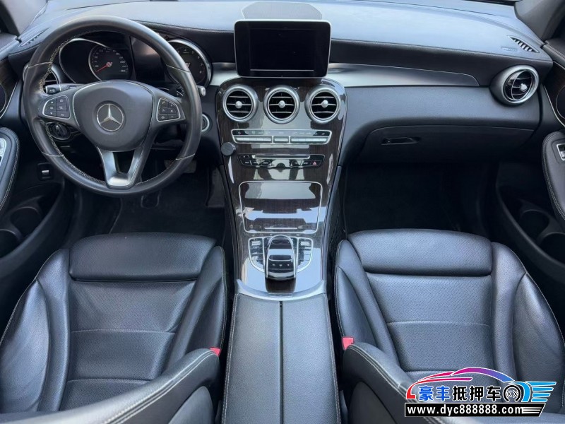 17年奔驰GLC轿车抵押车出售