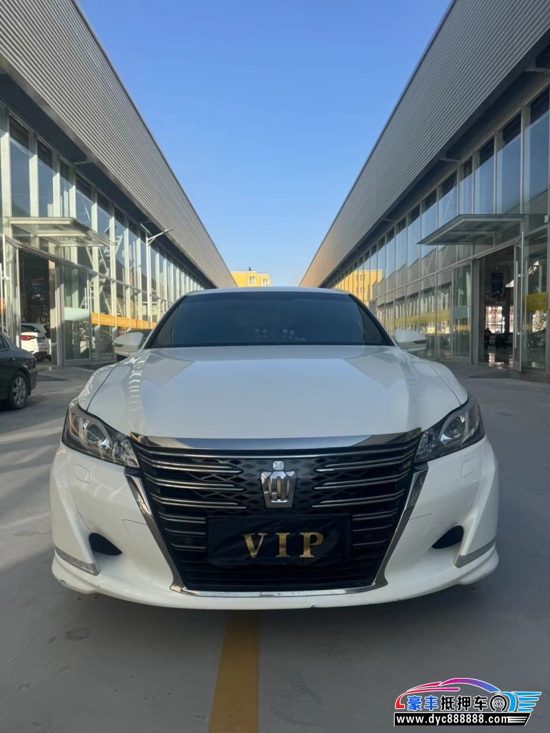 18年丰田皇冠轿车抵押车出售