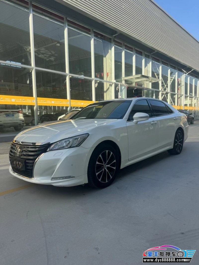 18年丰田皇冠轿车抵押车出售