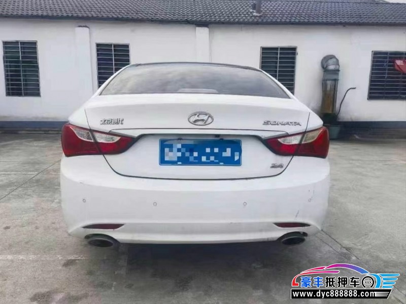 14年现代索纳塔八轿车抵押车出售