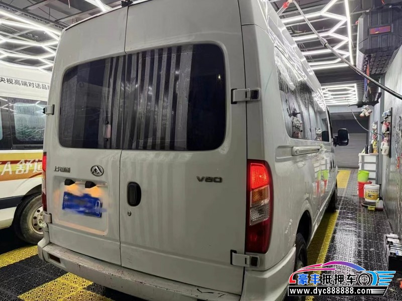 21年上汽大通V80轿车抵押车出售