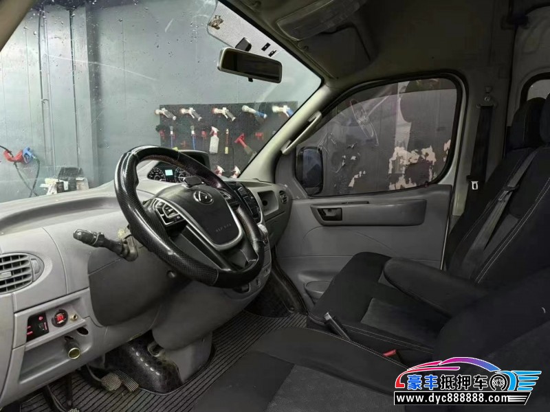 21年上汽大通V80轿车抵押车出售