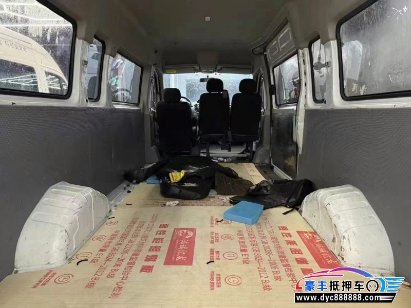 21年上汽大通V80轿车抵押车出售