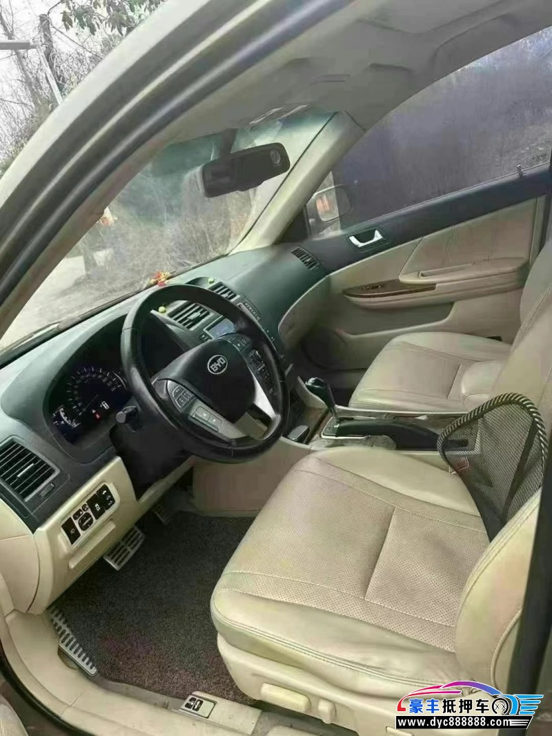 13年比亚迪G3轿车抵押车出售