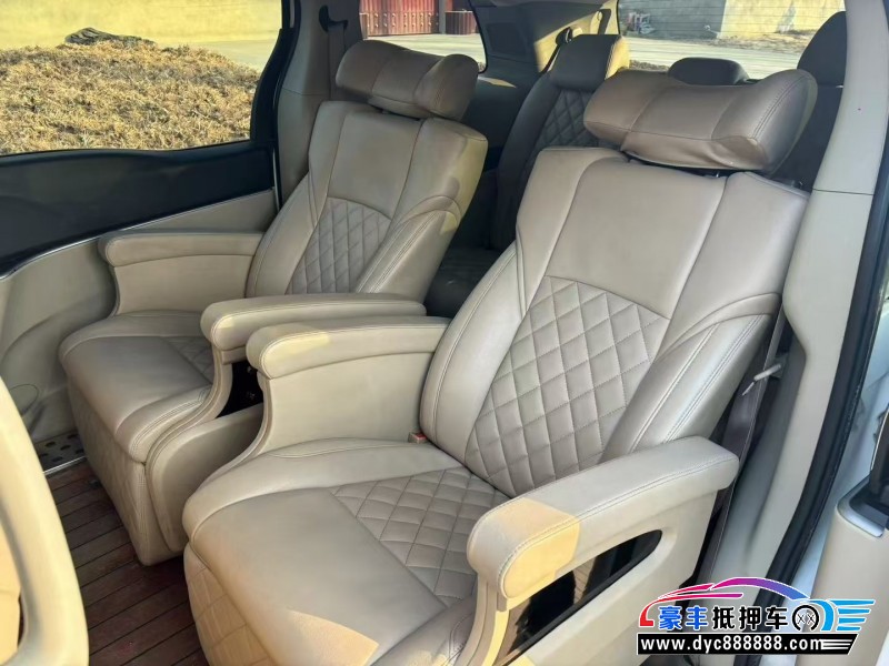 17年别克GL8轿车抵押车出售