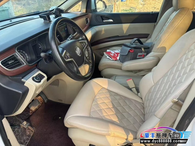 17年别克GL8轿车抵押车出售