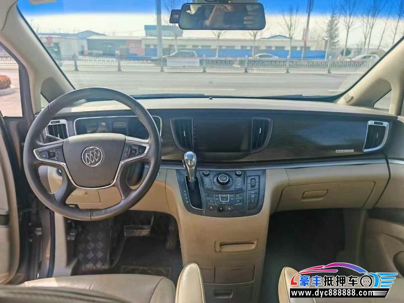 12年别克GL8轿车抵押车出售