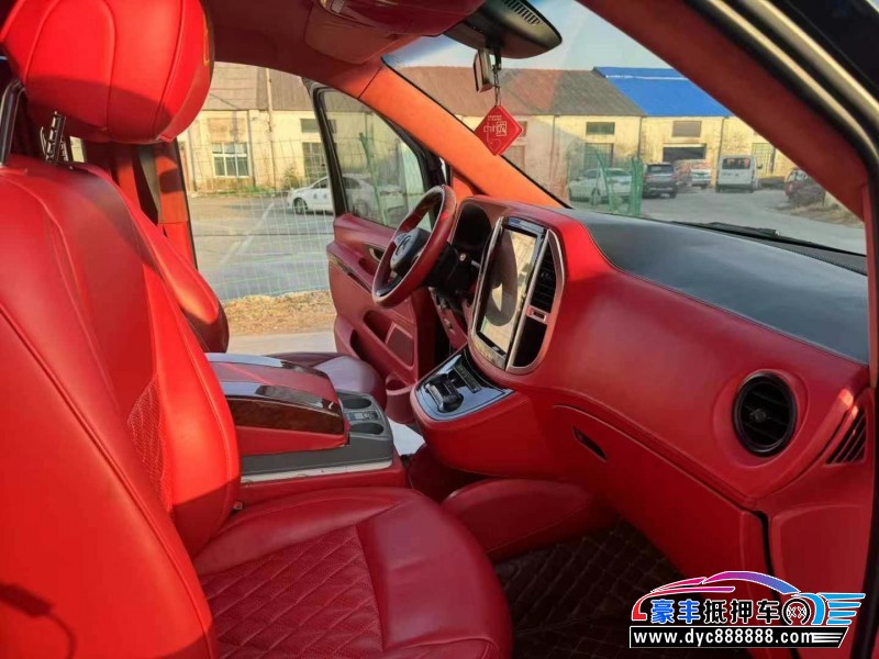 17年奔驰威霆轿车抵押车出售