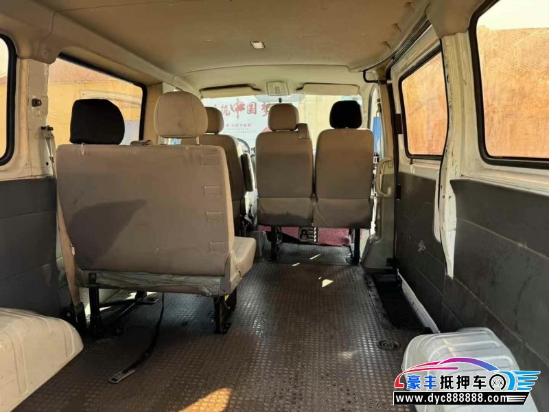 17年上汽大通V80轿车抵押车出售