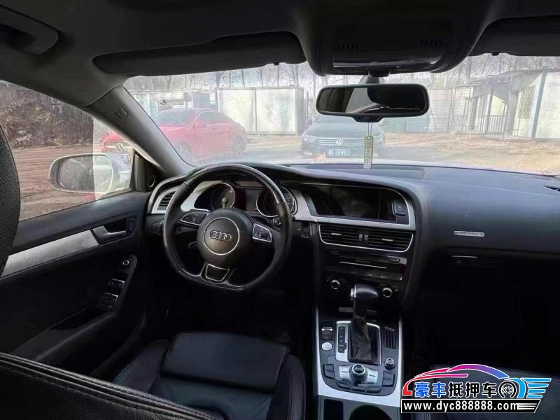 13年奥迪A5轿车抵押车出售