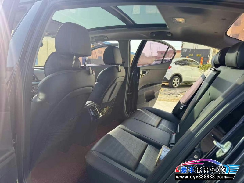 19年起亚K4轿车抵押车出售