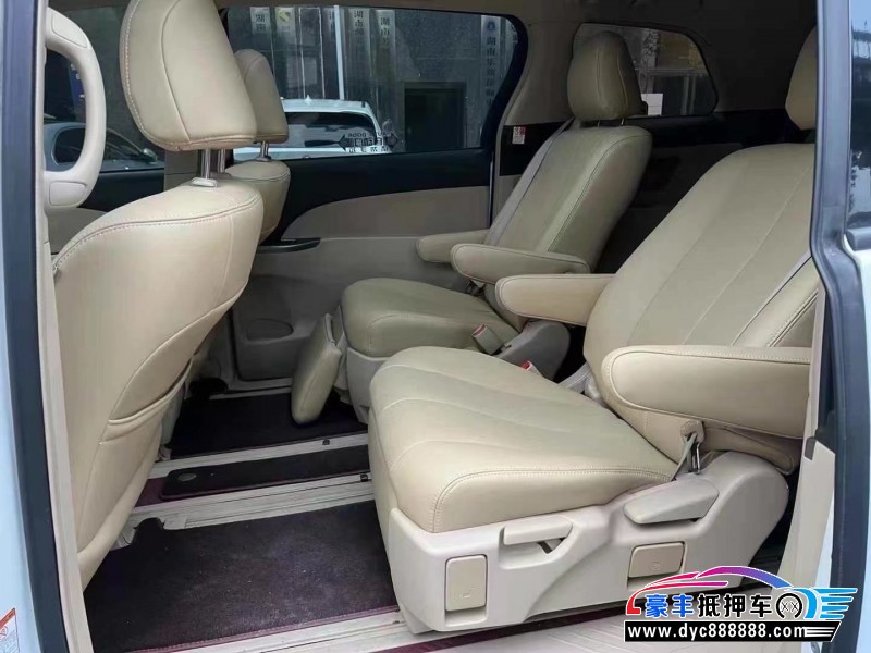 16年丰田普瑞维亚轿车抵押车出售