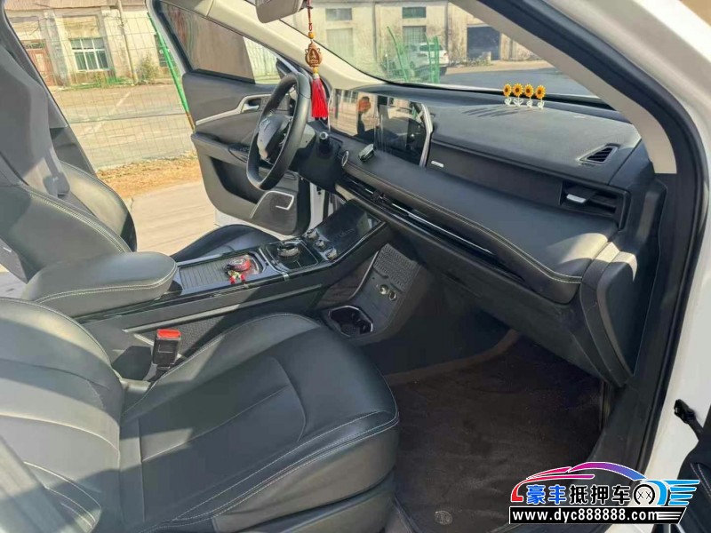 23年哪吒U轿车抵押车出售