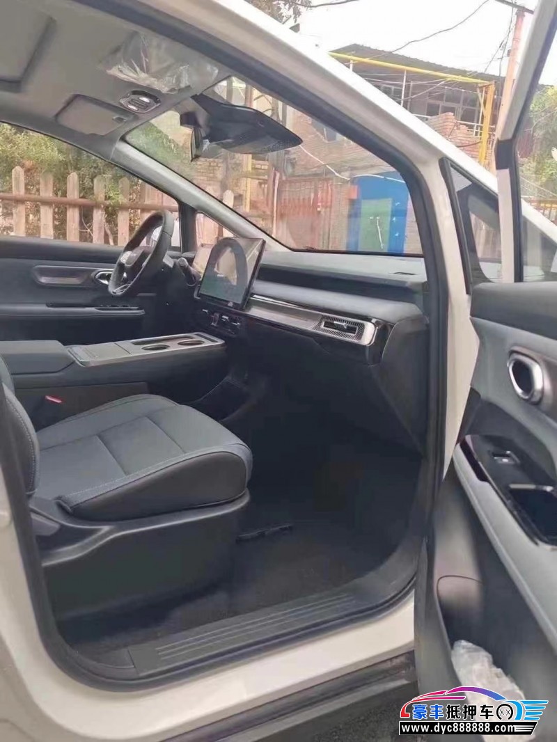 24年埃安Y70轿车抵押车出售