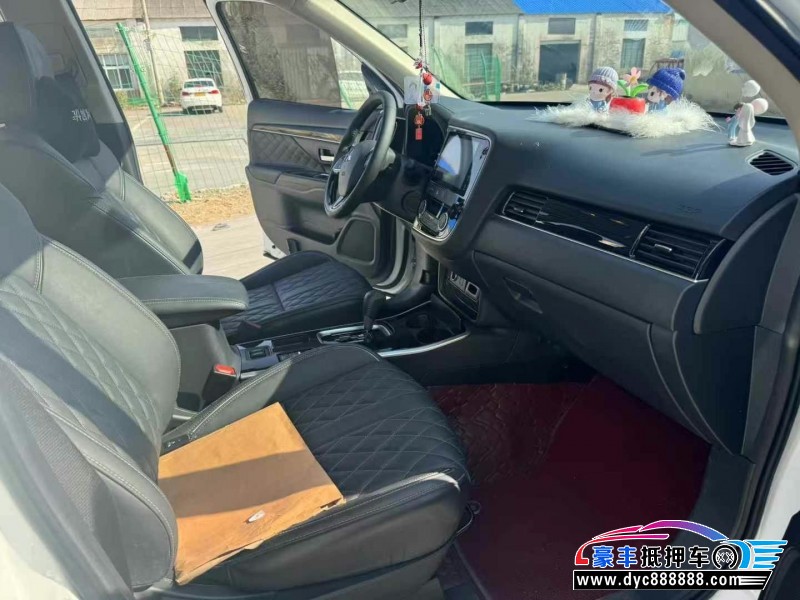 22年三菱欧蓝德轿车抵押车出售