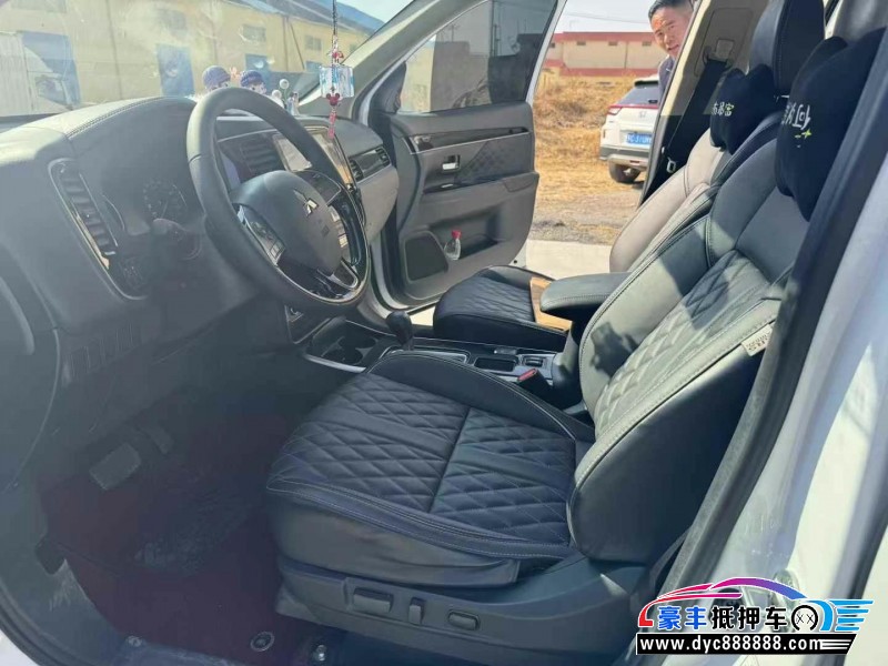 22年三菱欧蓝德轿车抵押车出售