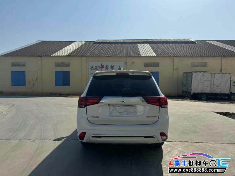 22年三菱欧蓝德轿车抵押车出售