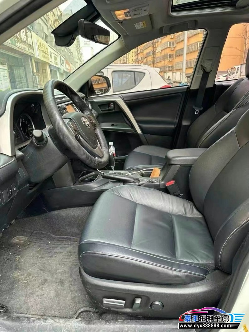 18年丰田RAV4轿车抵押车出售