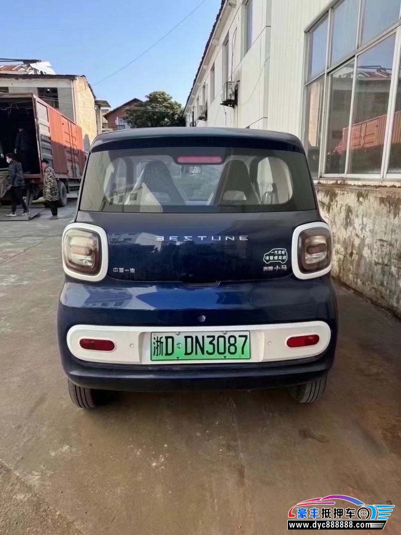 24年奔腾小马轿车抵押车出售