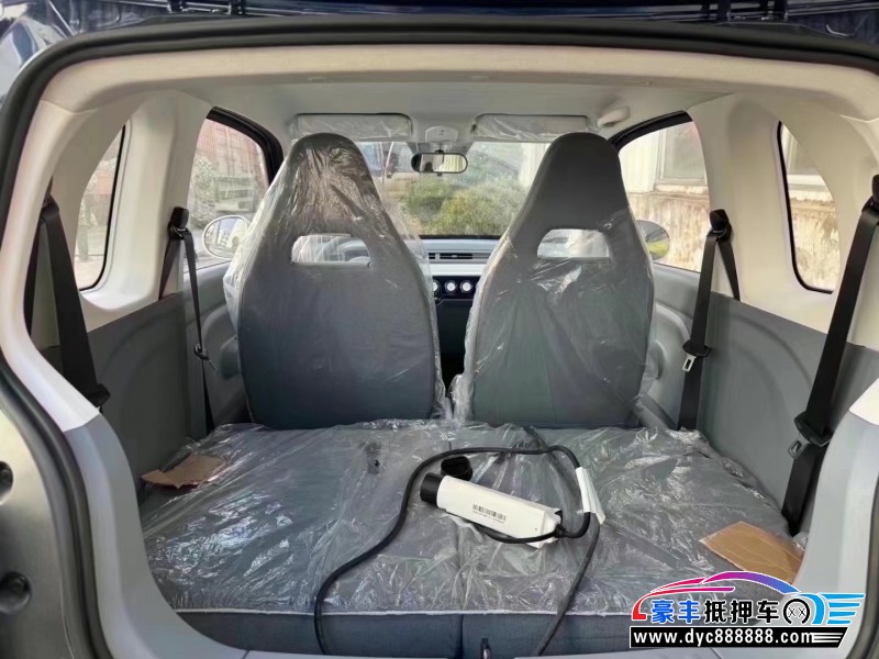 24年奔腾小马轿车抵押车出售