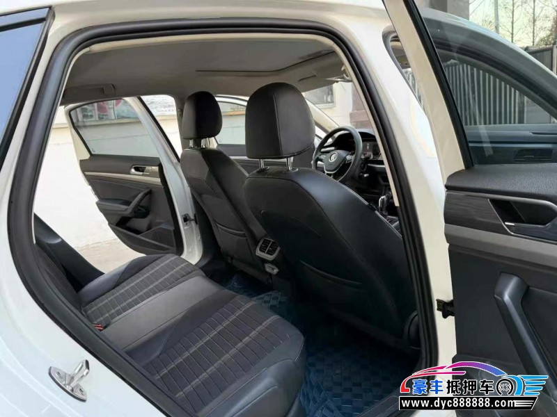 22年大众朗逸轿车抵押车出售