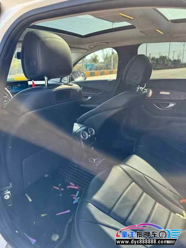 19年奔驰C轿车抵押车出售