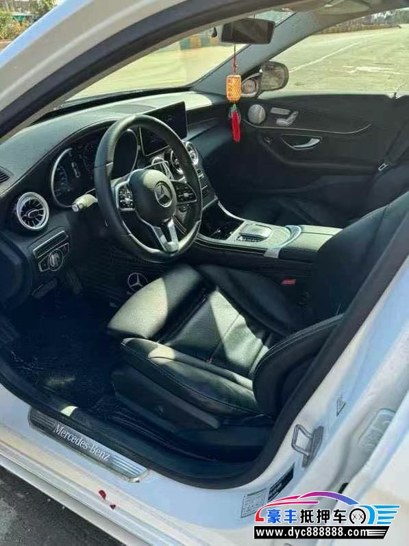19年奔驰C轿车抵押车出售