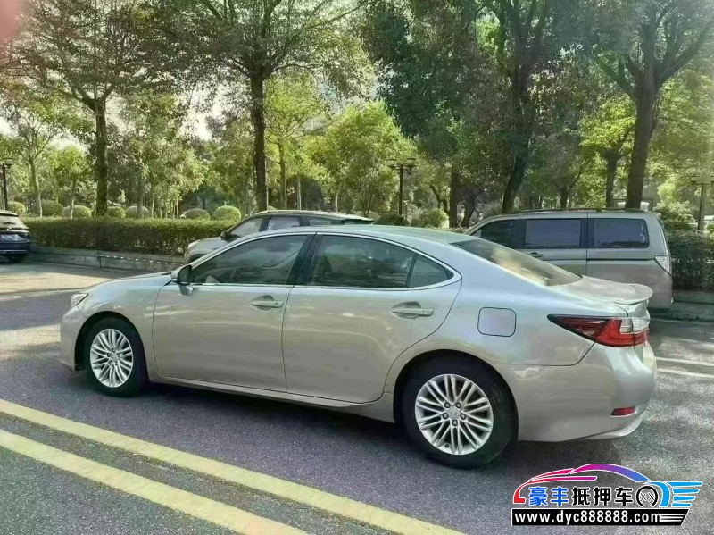 16年雷克萨斯ES轿车抵押车出售