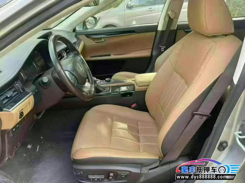 16年雷克萨斯ES轿车抵押车出售