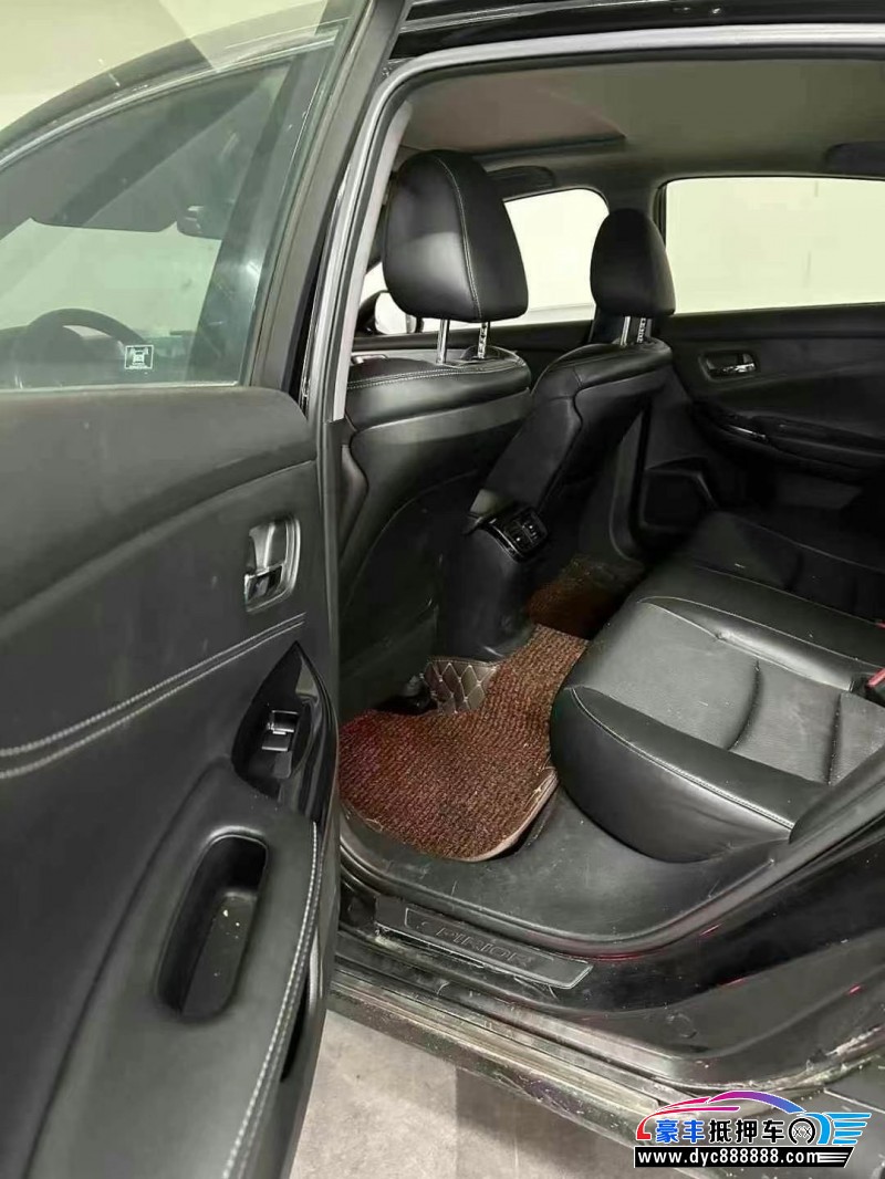 15年本田思铂睿轿车抵押车出售