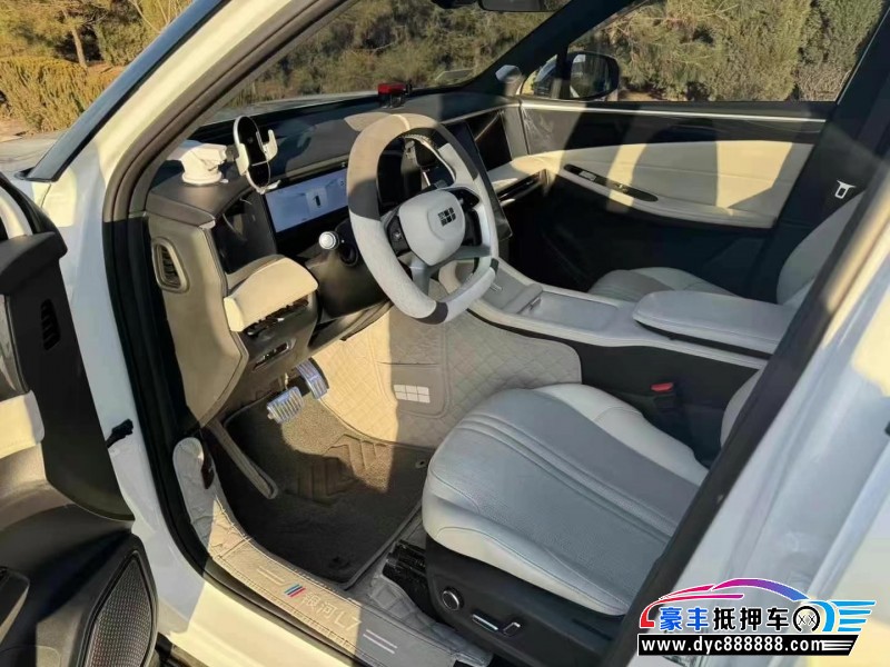 24年吉利银河L7轿车抵押车出售