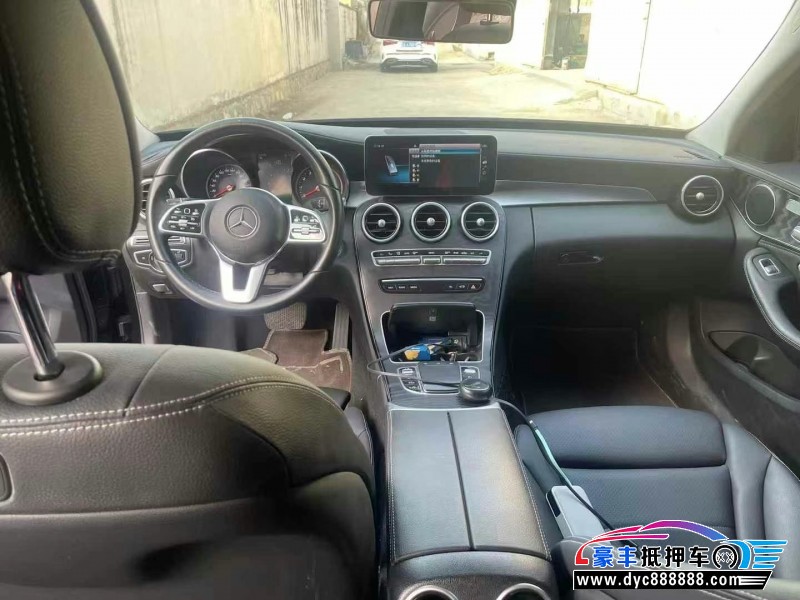 18年奔驰C轿车抵押车出售