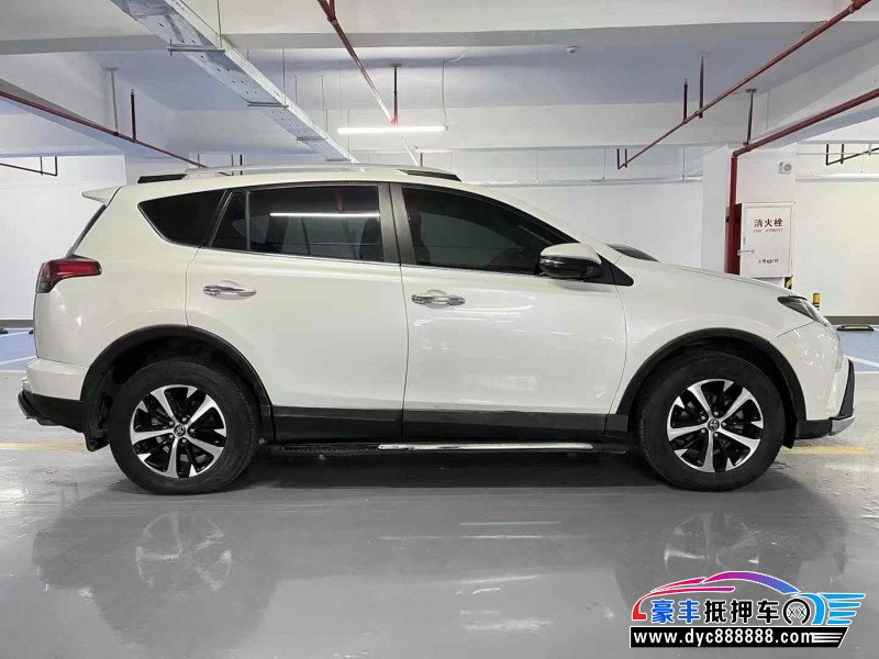 17年丰田RAV4轿车抵押车出售