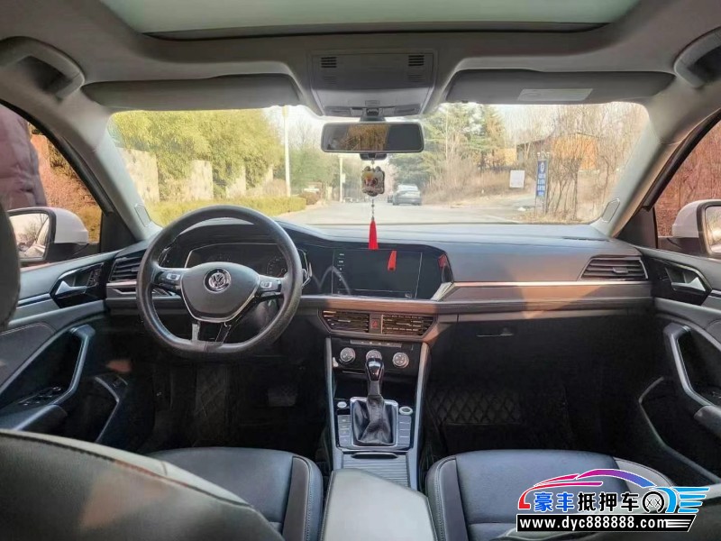 20年大众迈腾轿车抵押车出售