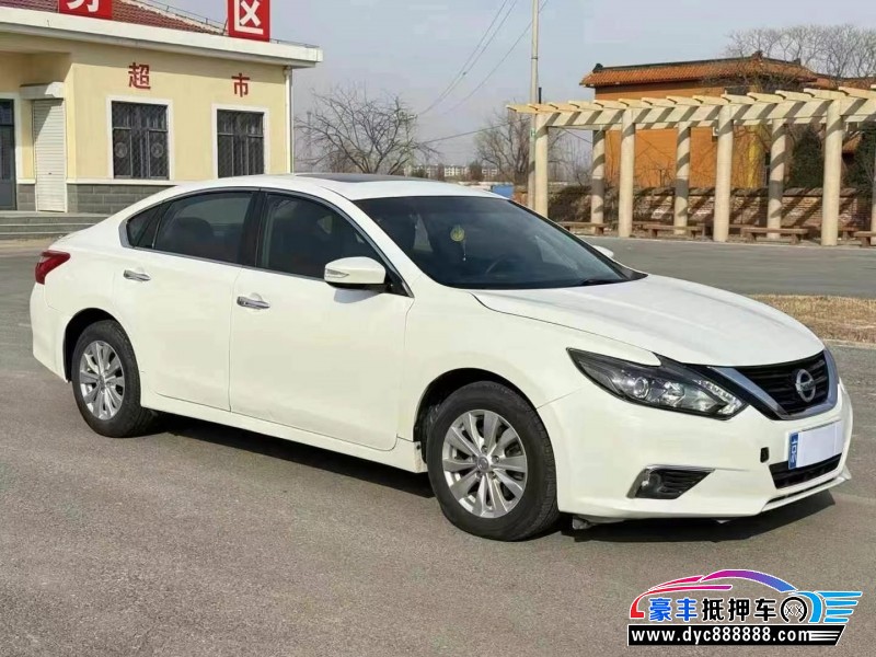 17年日产天籁轿车抵押车出售