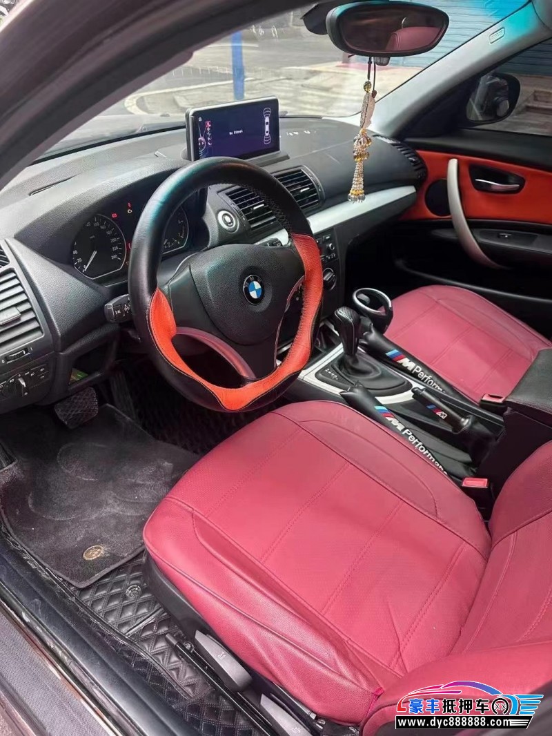 12年宝马1系轿车抵押车出售