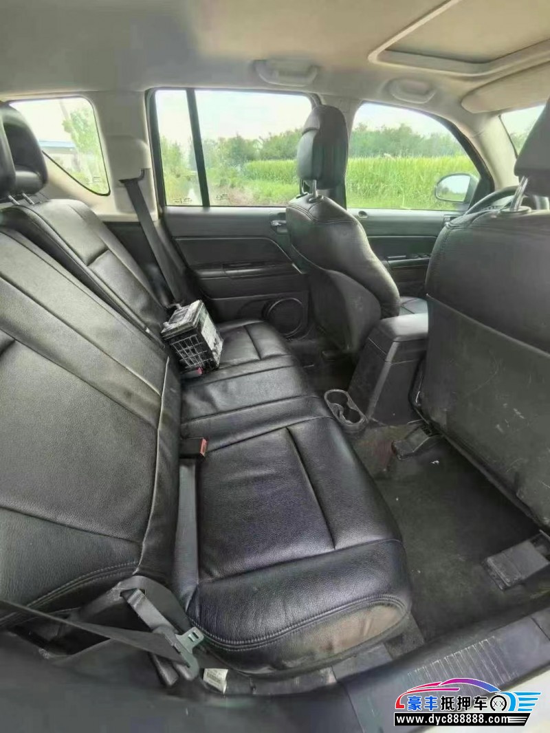 16年Jeep指南者轿车抵押车出售