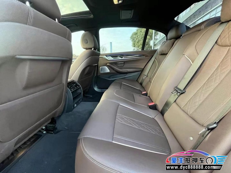 21年宝马5系轿车抵押车出售