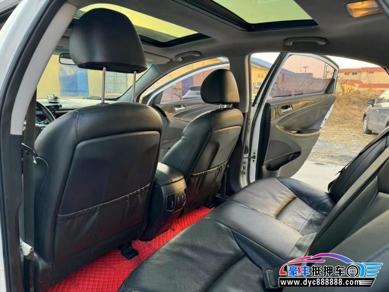 14年现代索纳塔八轿车抵押车出售