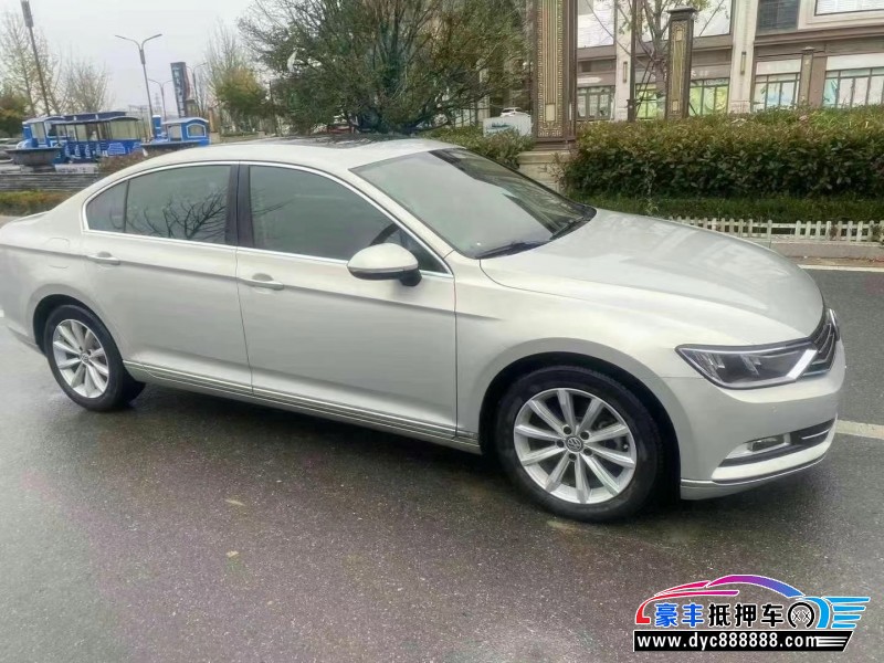 17年大众迈腾轿车抵押车出售