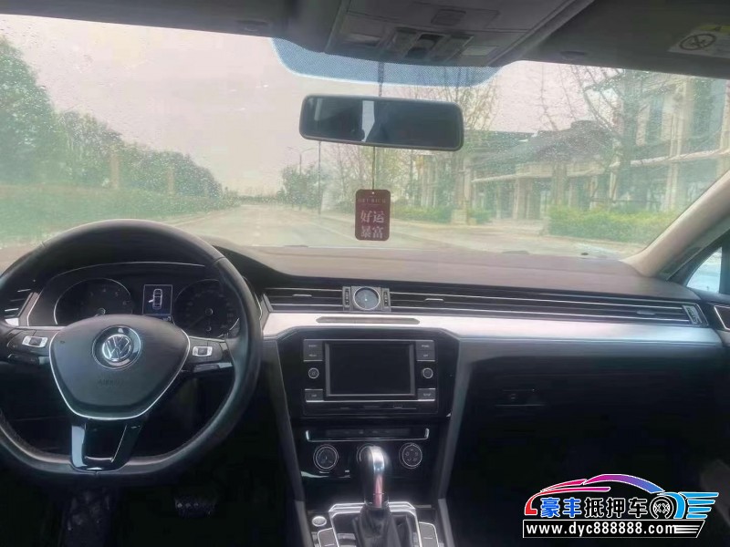 17年大众迈腾轿车抵押车出售