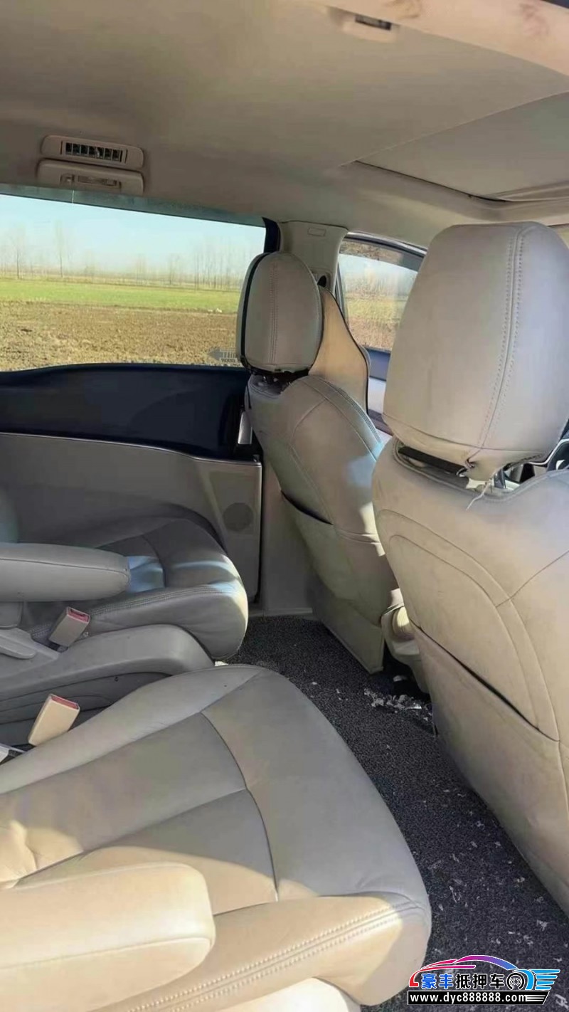 15年别克GL8轿车抵押车出售