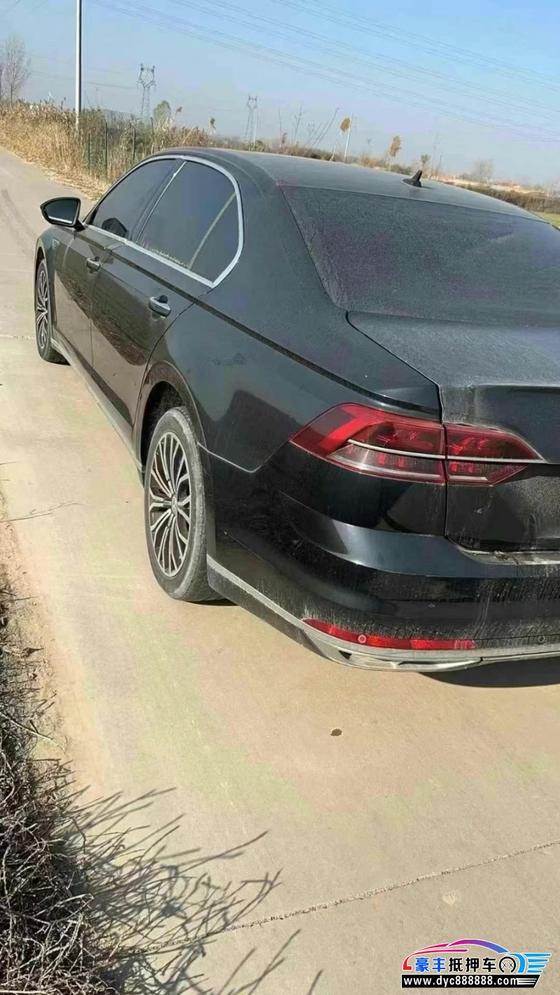 17年大众辉昂轿车抵押车出售