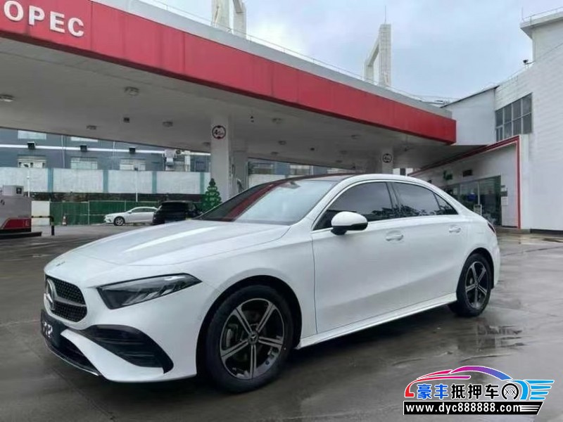 23年奔驰A轿车抵押车出售