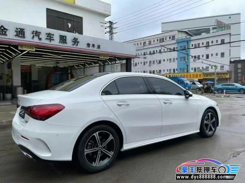 23年奔驰A轿车抵押车出售