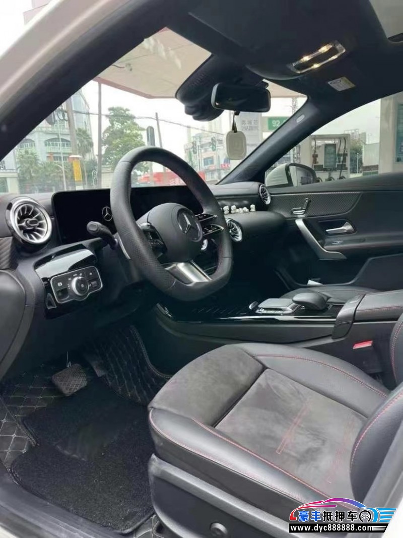 23年奔驰A轿车抵押车出售