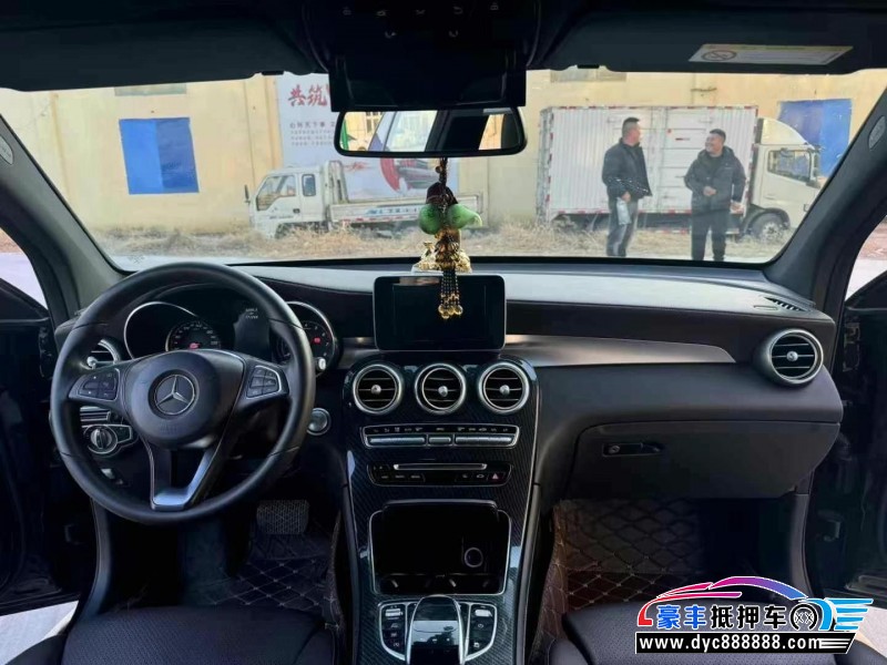 17年奔驰GLC轿车抵押车出售