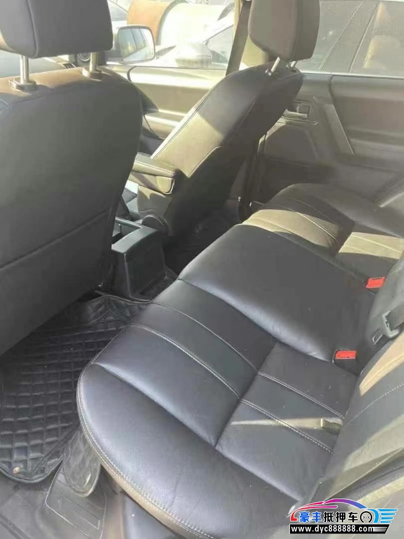 14年路虎神行者轿车抵押车出售