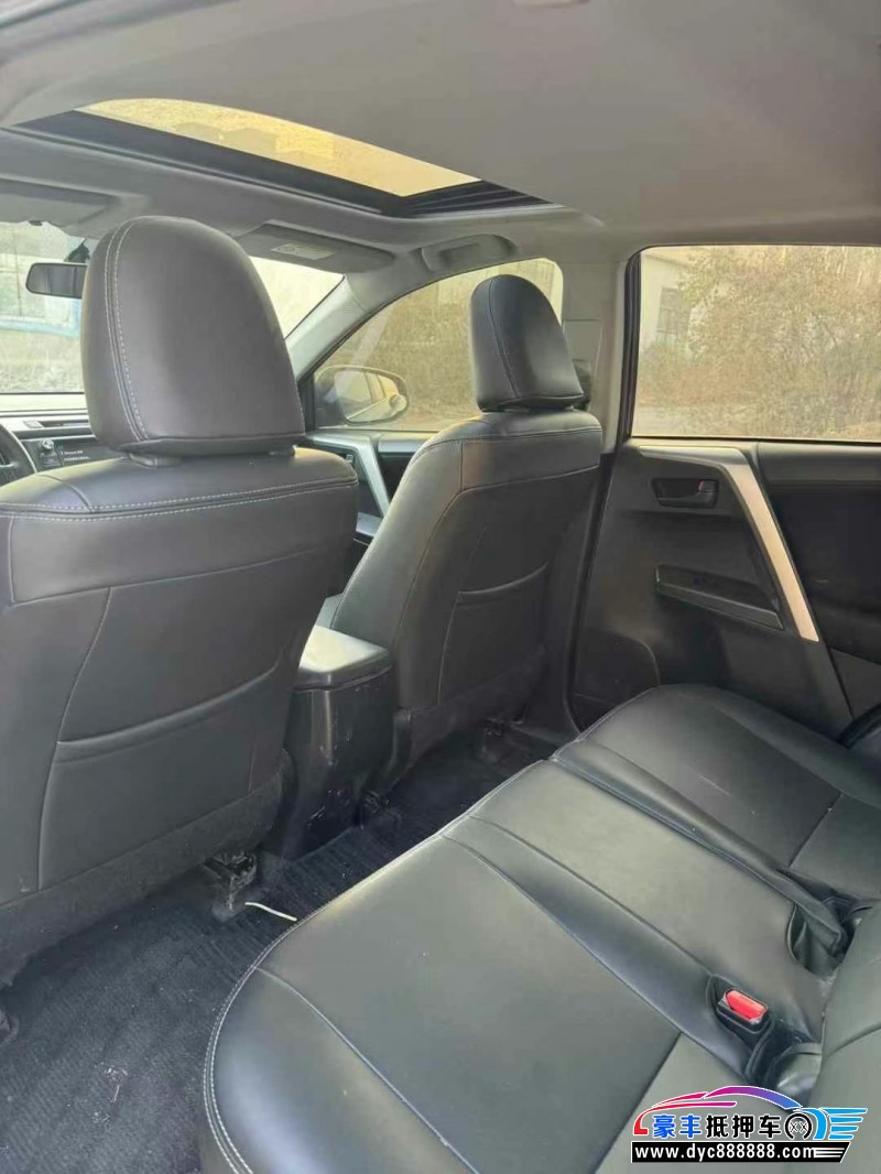 18年丰田RAV4轿车抵押车出售